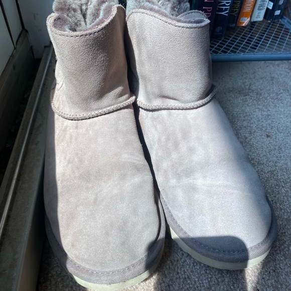 Ugg Adria Women’s Short Boots in grey, size 8 - Picture 2 of 11